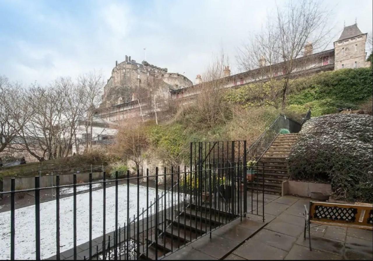 Charming 1 Bed Apartment With Castle View Edimburgo Esterno foto