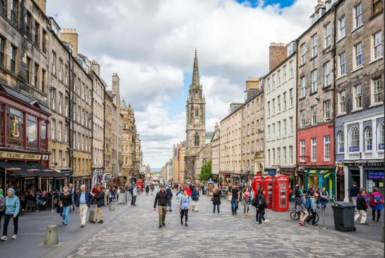 Charming 1 Bed Apartment With Castle View Edimburgo Esterno foto