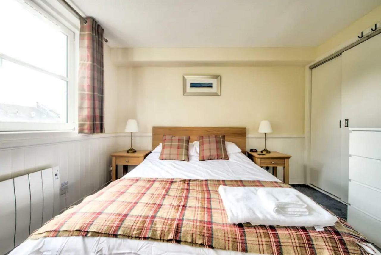Charming 1 Bed Apartment With Castle View Edimburgo Esterno foto